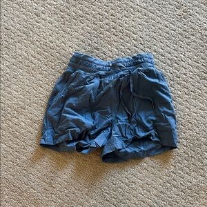 Lululemon dance studio high rise short